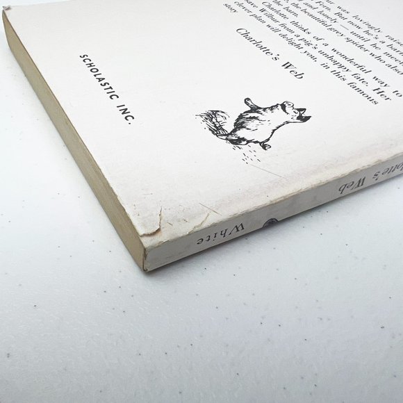 Charlotte's Web - Gently Used Book in Great Condition for Children - Picture 10 of 12